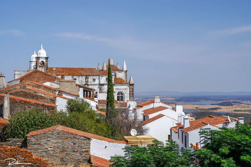 Historic Village Streets — White rooftops and winding streets typify Alentejo’s timeless villages.