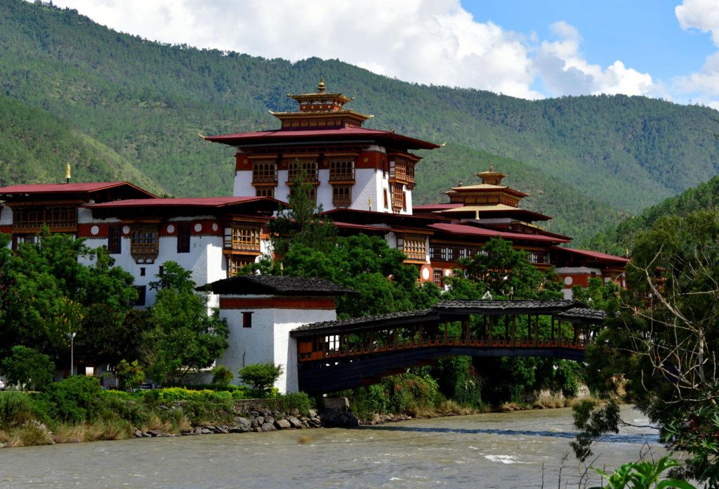 Punakha Dzong and the Mo Chhu river bridge, Punakha, Bhutan