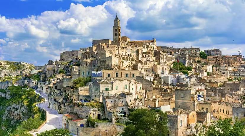 Matera, Italy A Thousand-Year Fairy Tale Carved into the Rock Face