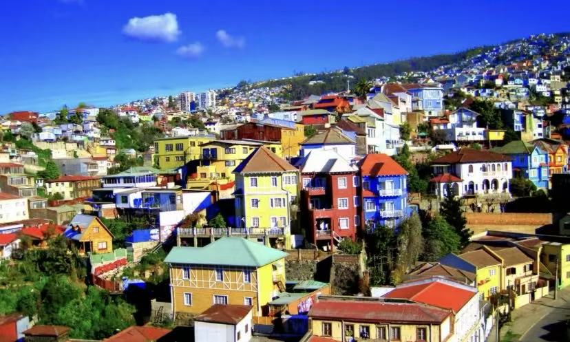 Bright Hillside Houses of Valparaíso