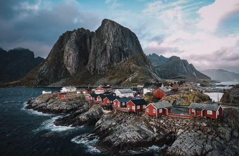 Nordic Postcard · Reine’s Red Houses & Sea Cliffs
